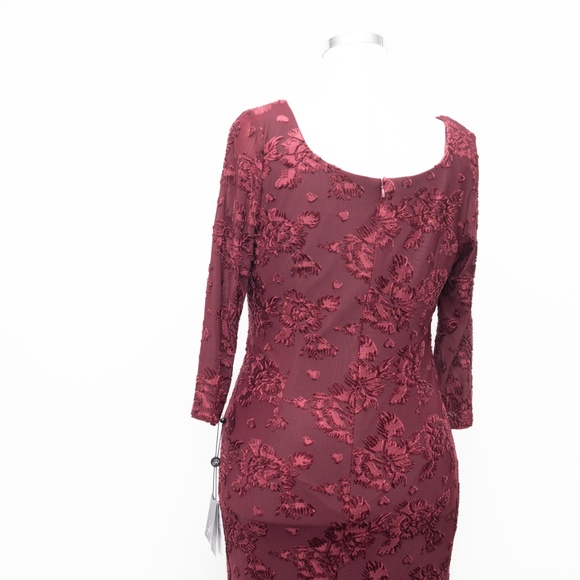 Adrianna Papell - Burnout Velvet Gown - Picture 10 of 11